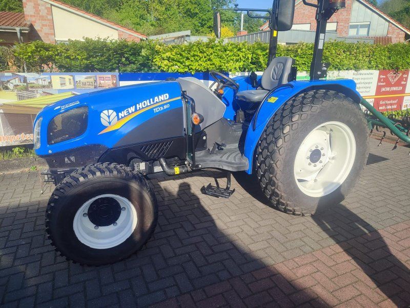 New Holland TD 3.50 + Reitbahnplaner