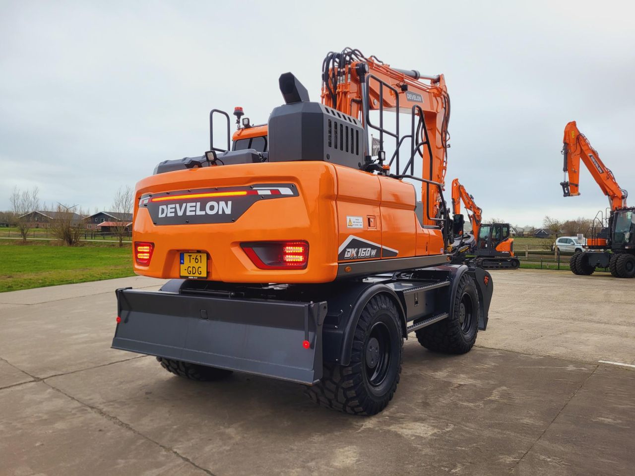 Develon DX160W-7