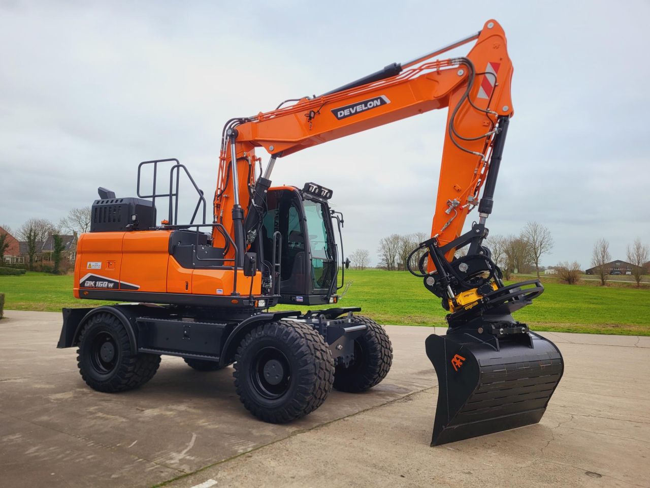 Develon DX160W-7