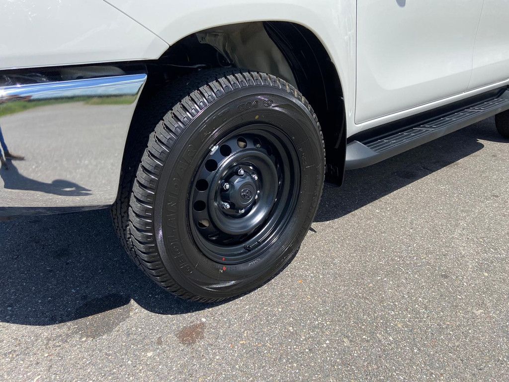 Toyota TOYOTA HILUX DC 2.4L 4x4 Diesel manual