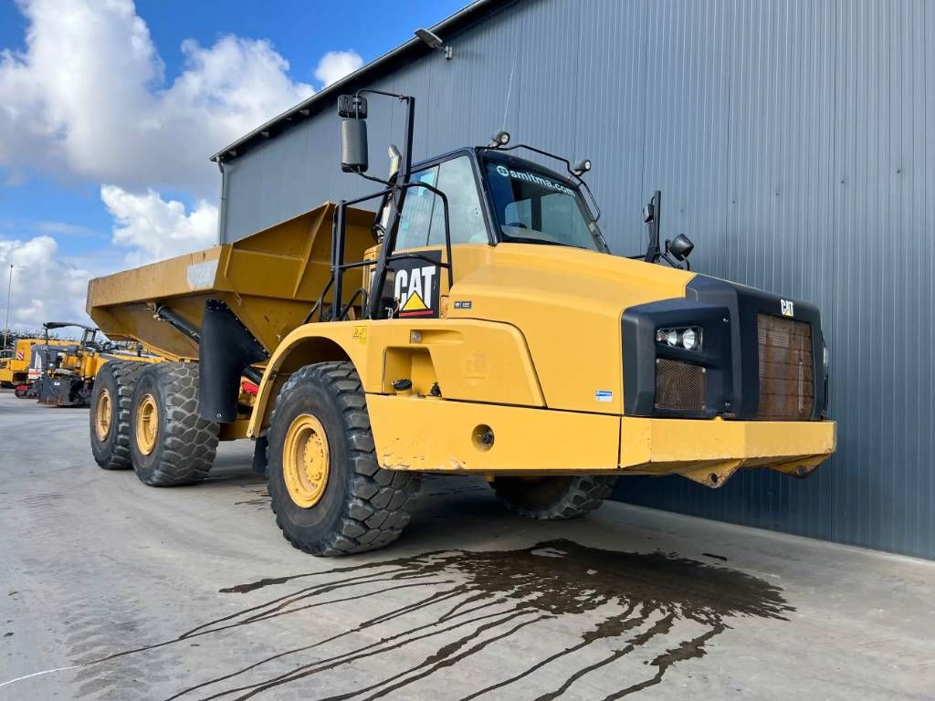 CAT 735B