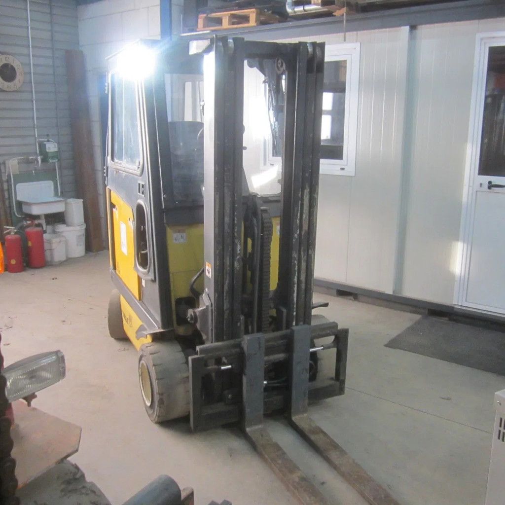 Yale 2000 kg, heftruck elek., triplex, freelift, side shift.