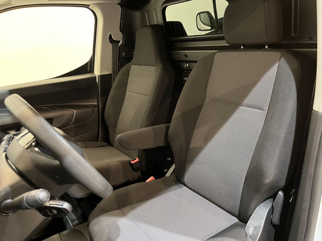 Peugeot e-Partner Premium Long 50 kWh / 100% elektrisch !! / Airco / Cruise Control / PDC / CarPlay / Navigatie / 4.350 KM !!