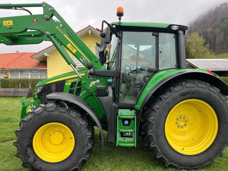 John Deere 6120M