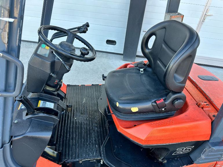 TE KOOP: Nette TOYOTA heftruck
