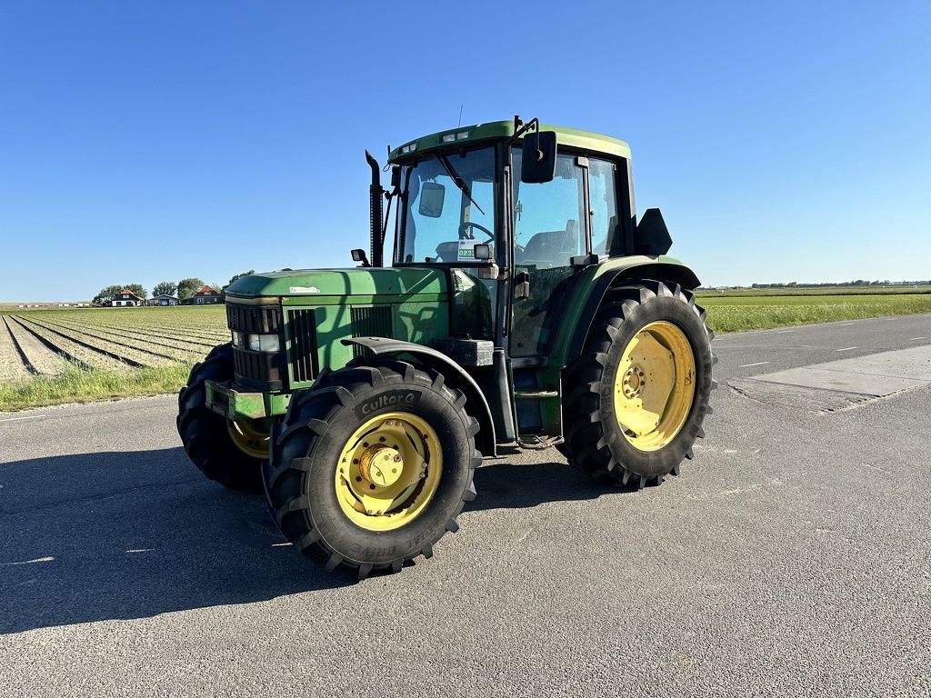 John Deere 6400