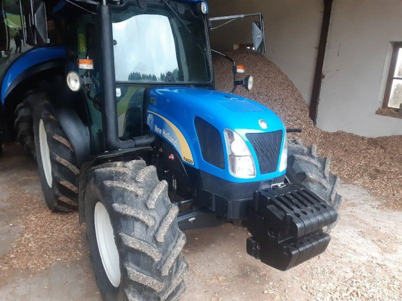 New Holland T4020  De Luxe