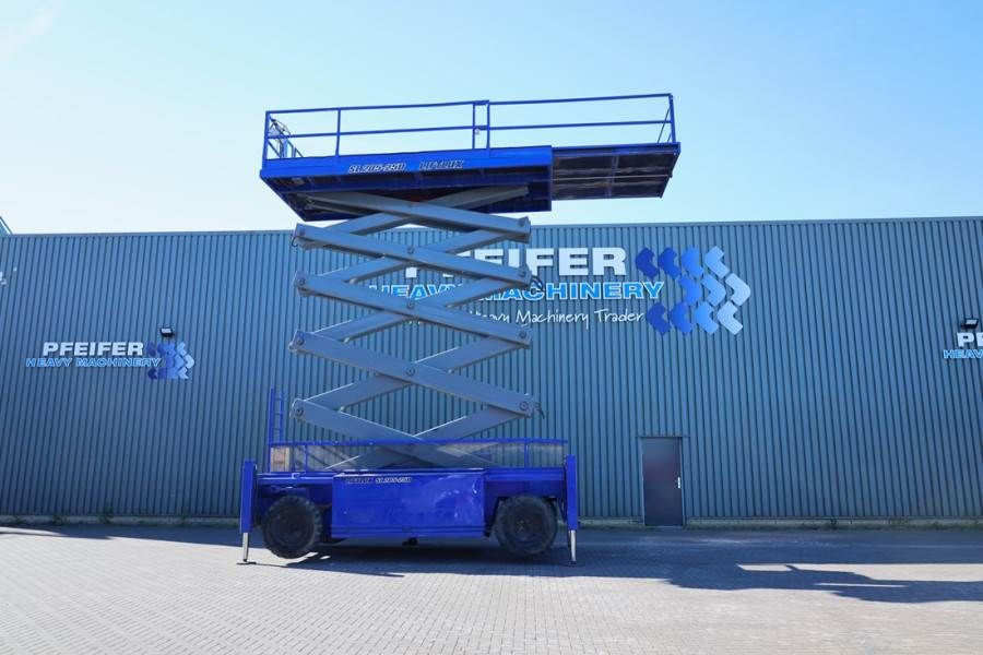 Liftlux SL205-25D Diesel, 4x4 Drive, Hydraulic Deck Extens
