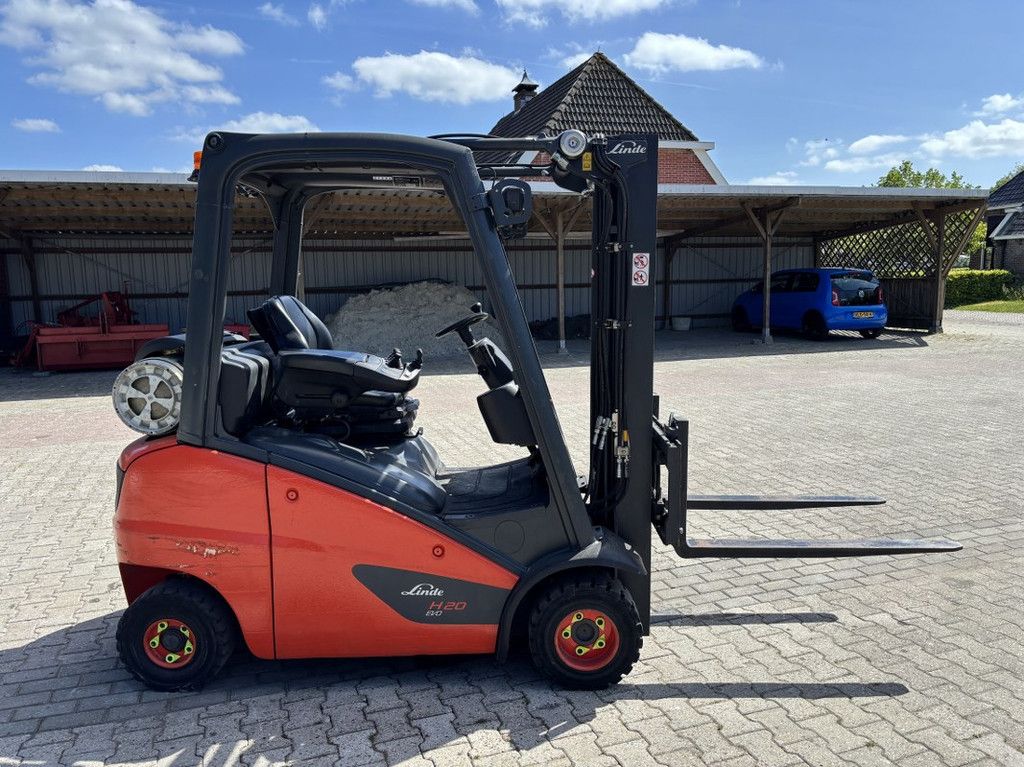Linde H20T-01 Evo Triplo mast 4.620mm, LPG, SideShift.
