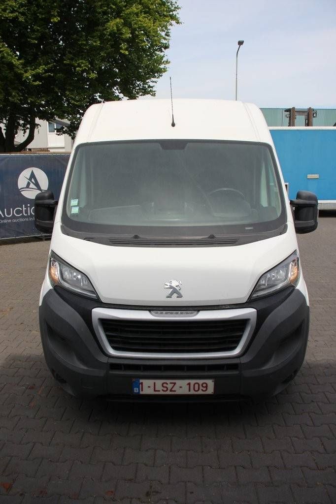 Bestelwagen Peugeot Boxer Benzine 2015