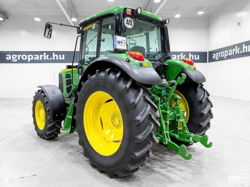 John Deere 6530