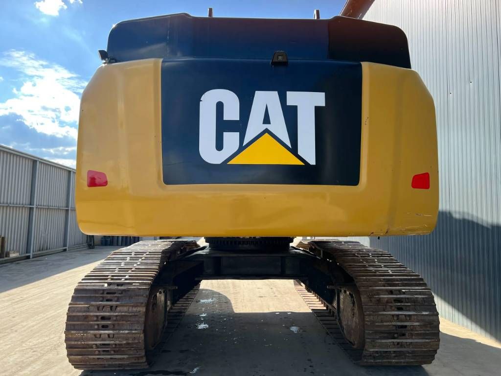 CAT 352F
