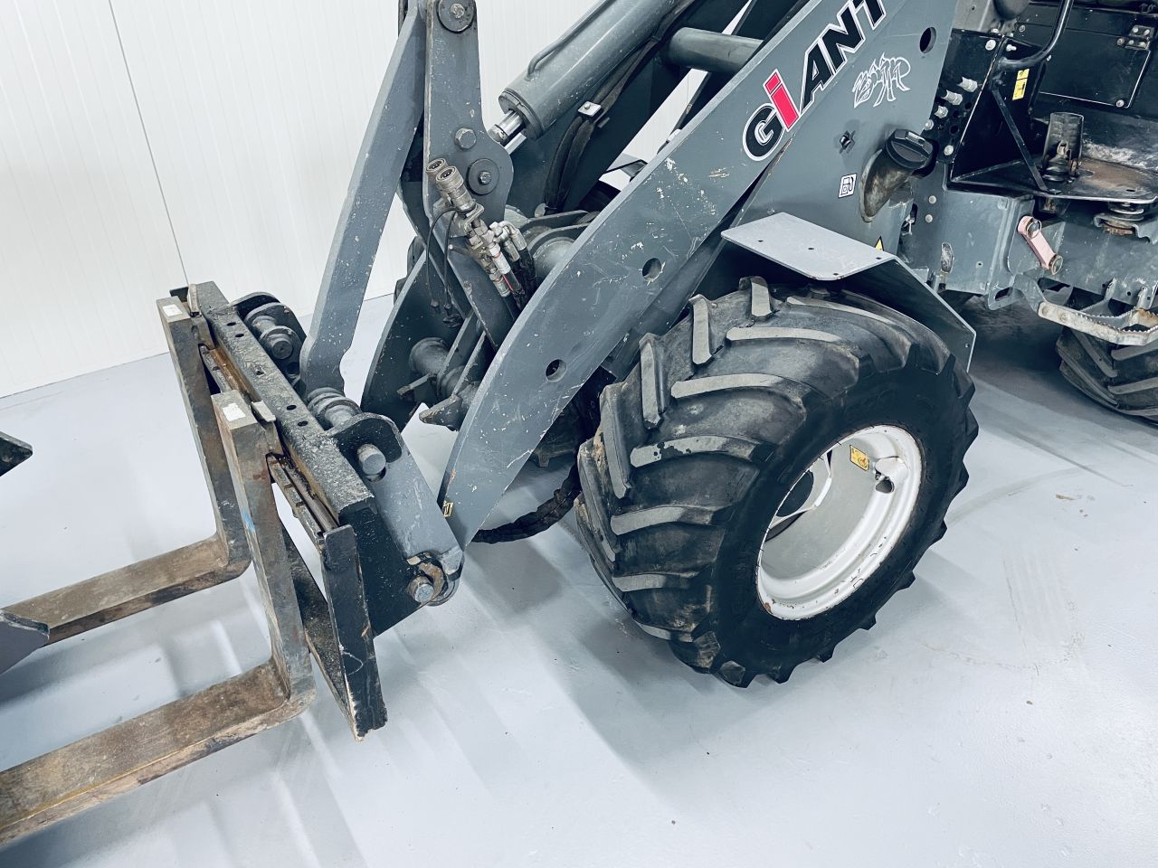 Giant V452T / 2015 palletvorken + Bak