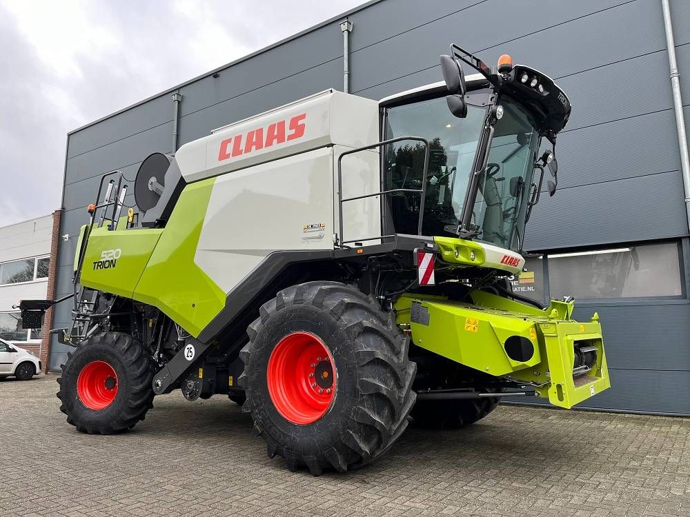 CLAAS Trion 520