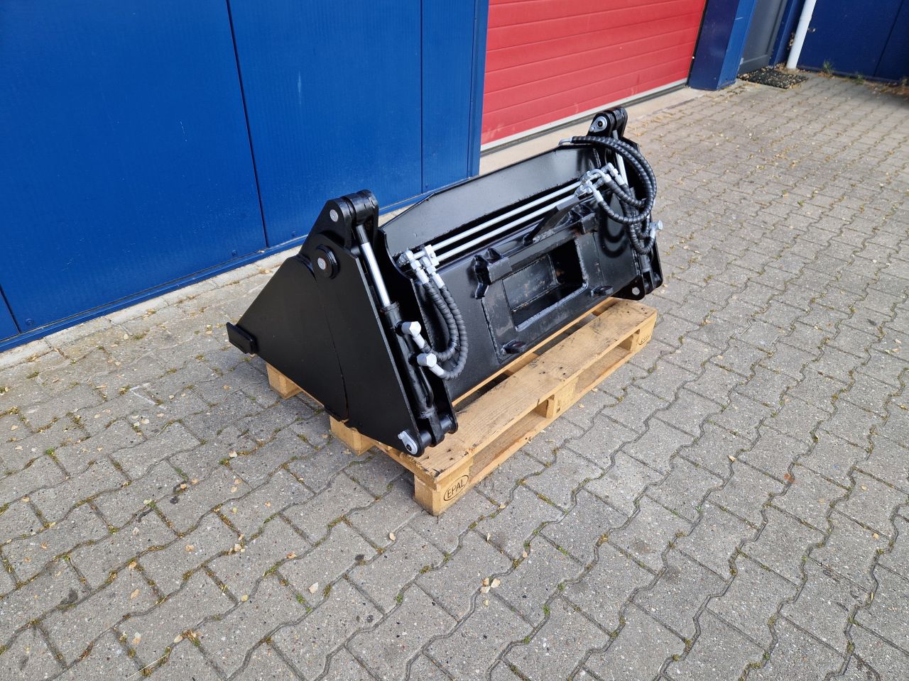 AVANT / NORCAR / MULTIONE SHOVEL 4 IN 1 BAK PRIJS MARGE