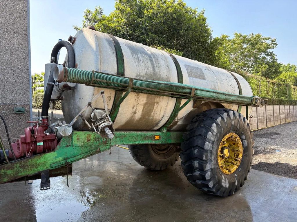 Onbekend 8400 Liter