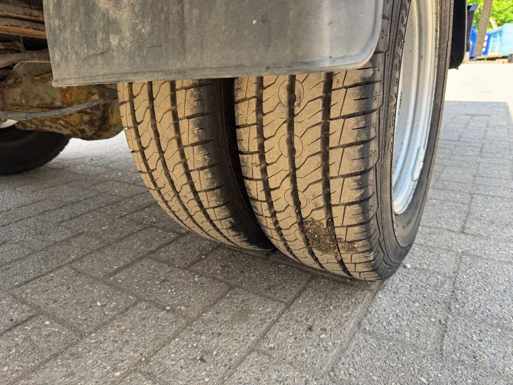 Renault Maxity 130