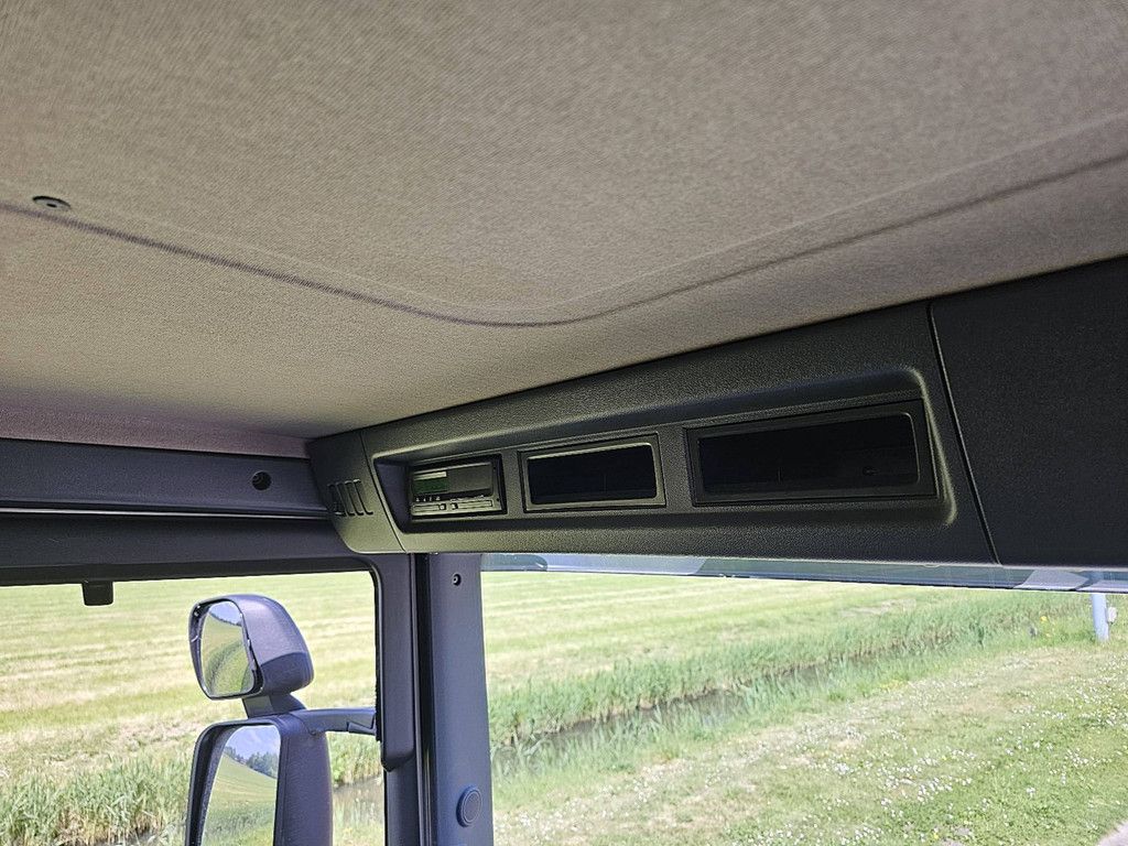 SCANIA P250 4x2 hnb 2.5 lift