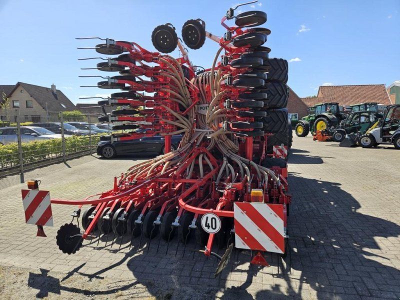 Pöttinger TERRASEM C6
