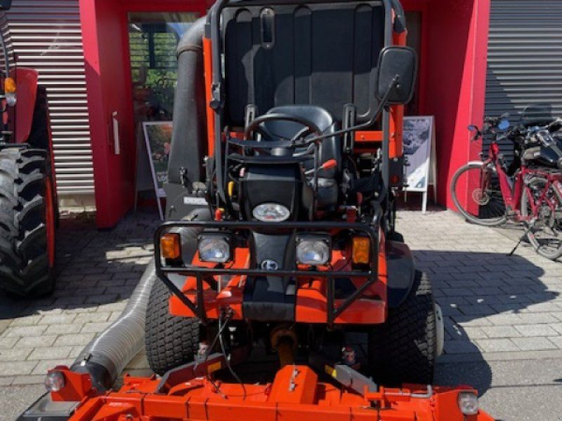 Kubota F3890