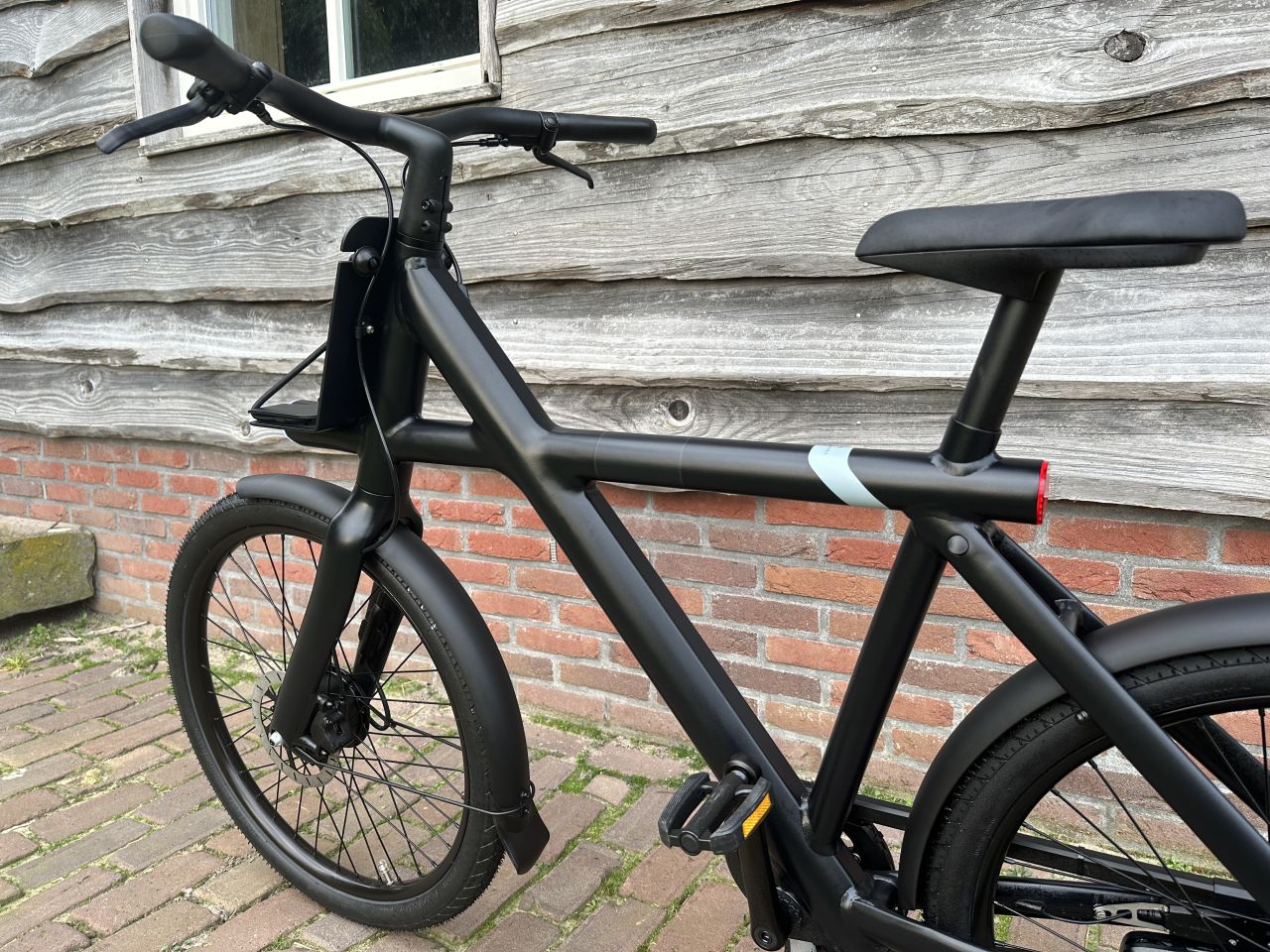 Vanmoof x3 dark: zgan. 2903km, incl. btw en Factuur