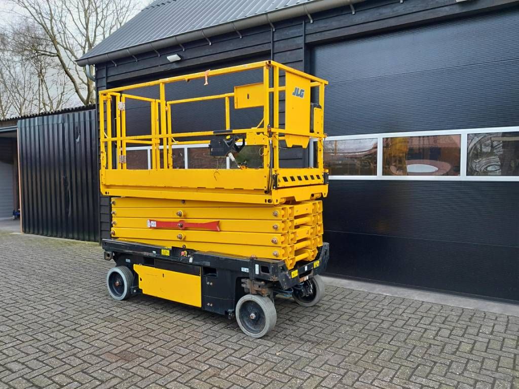 JLG 4045 R schaarhoogwerker zoals Genie XCMG