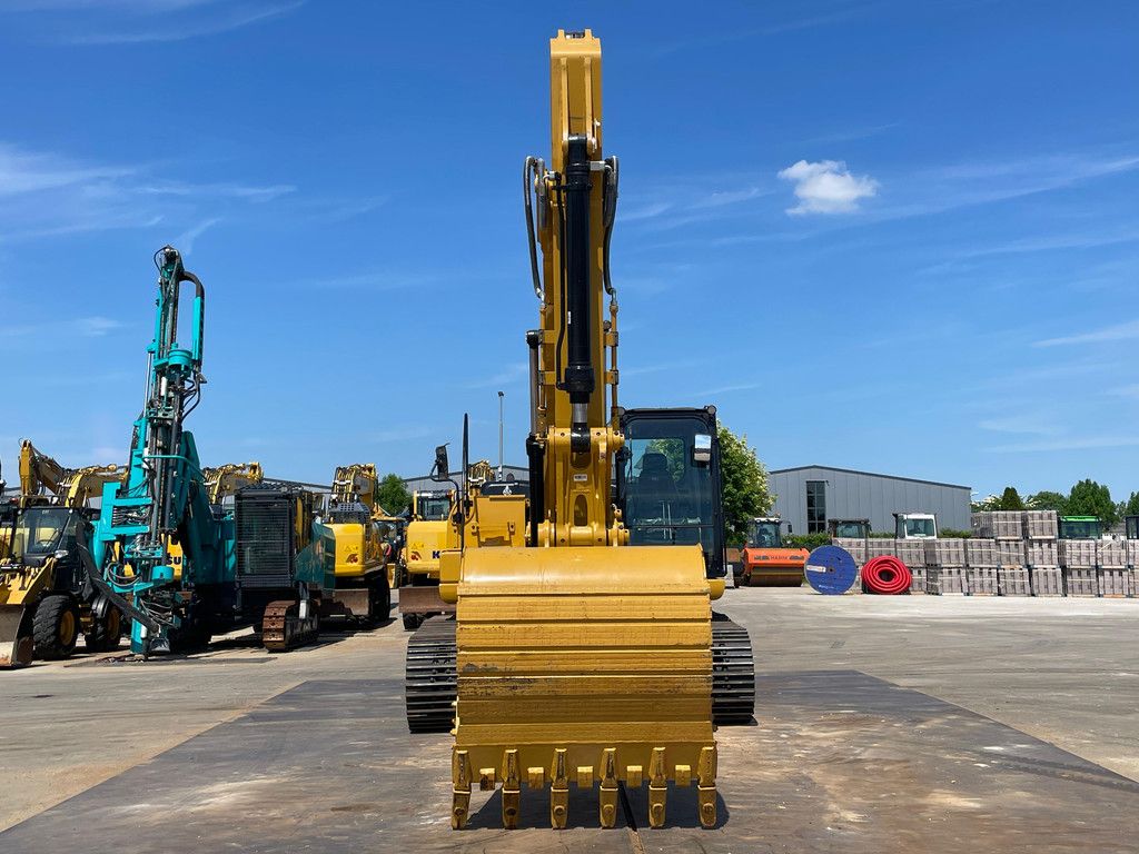 Caterpillar 323D3