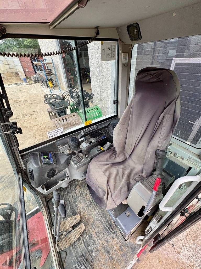 Takeuchi TB 235