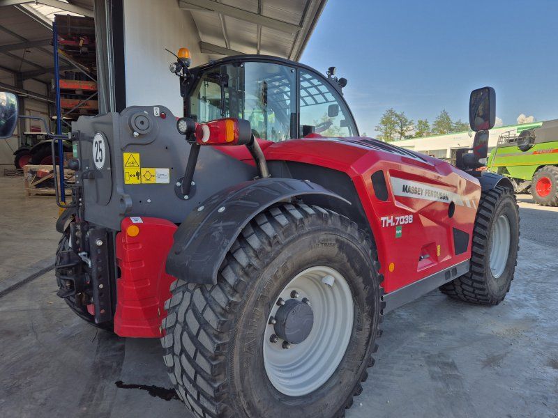 Massey Ferguson TH 7038