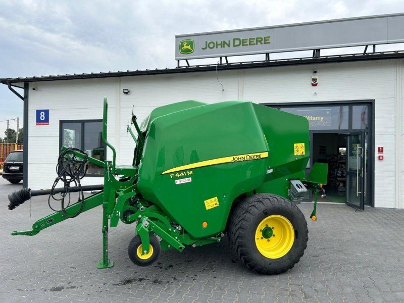 John Deere F441M
