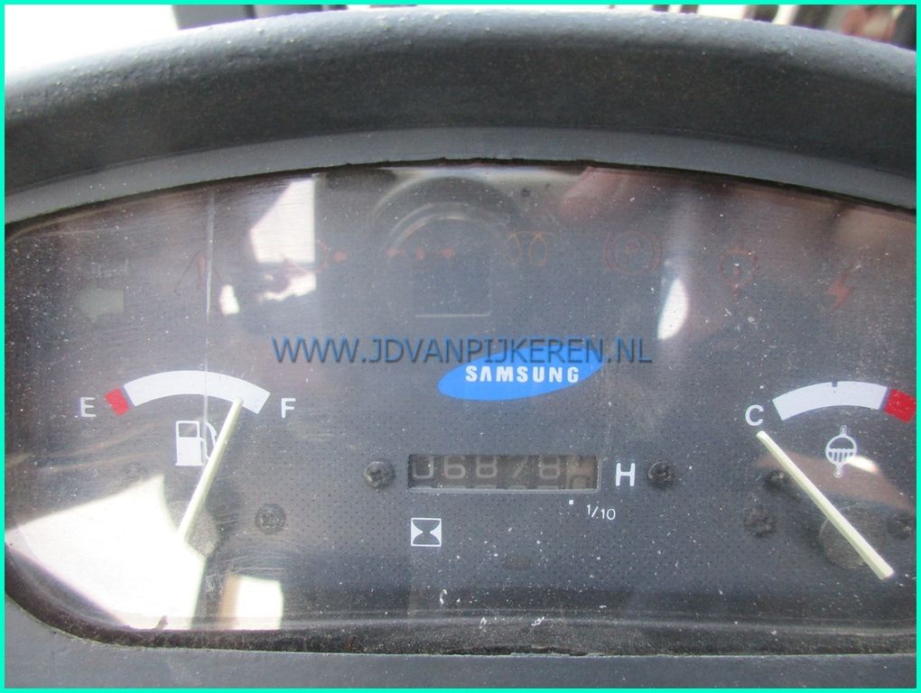 Samsung SF25D 2500kg diesel 6878 uur + sideshift