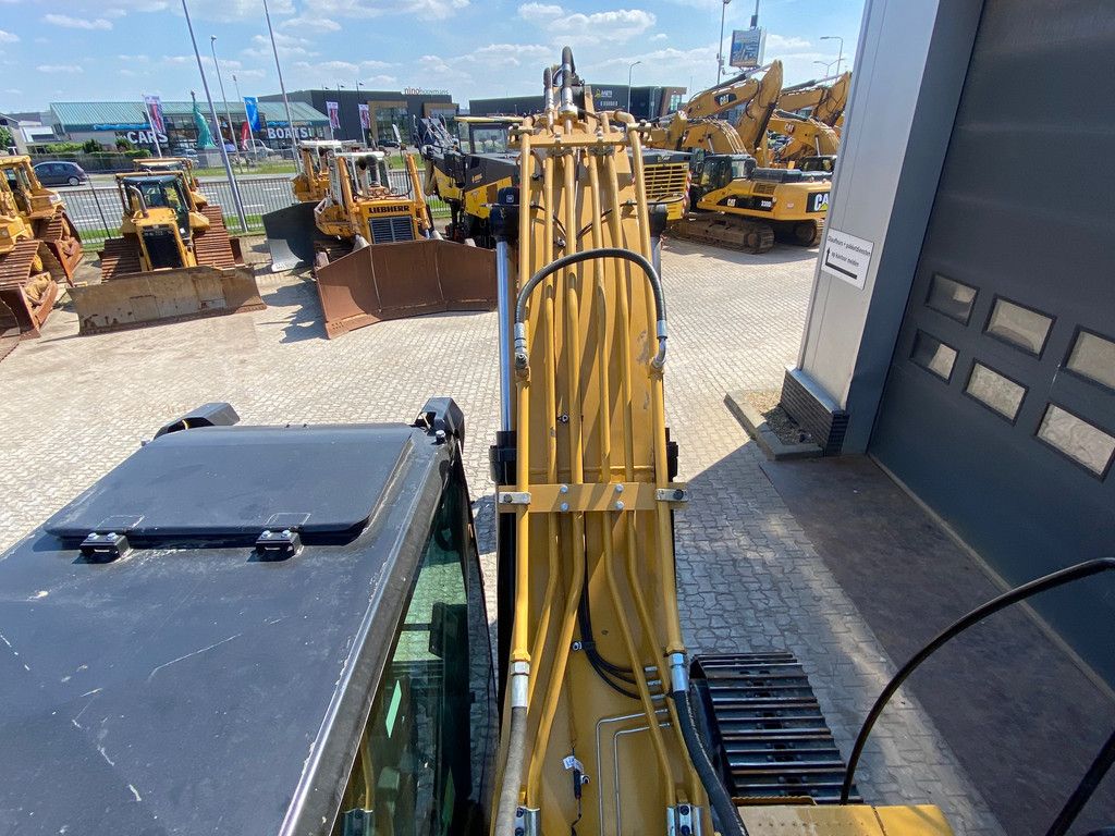Caterpillar 320D3 - New export model