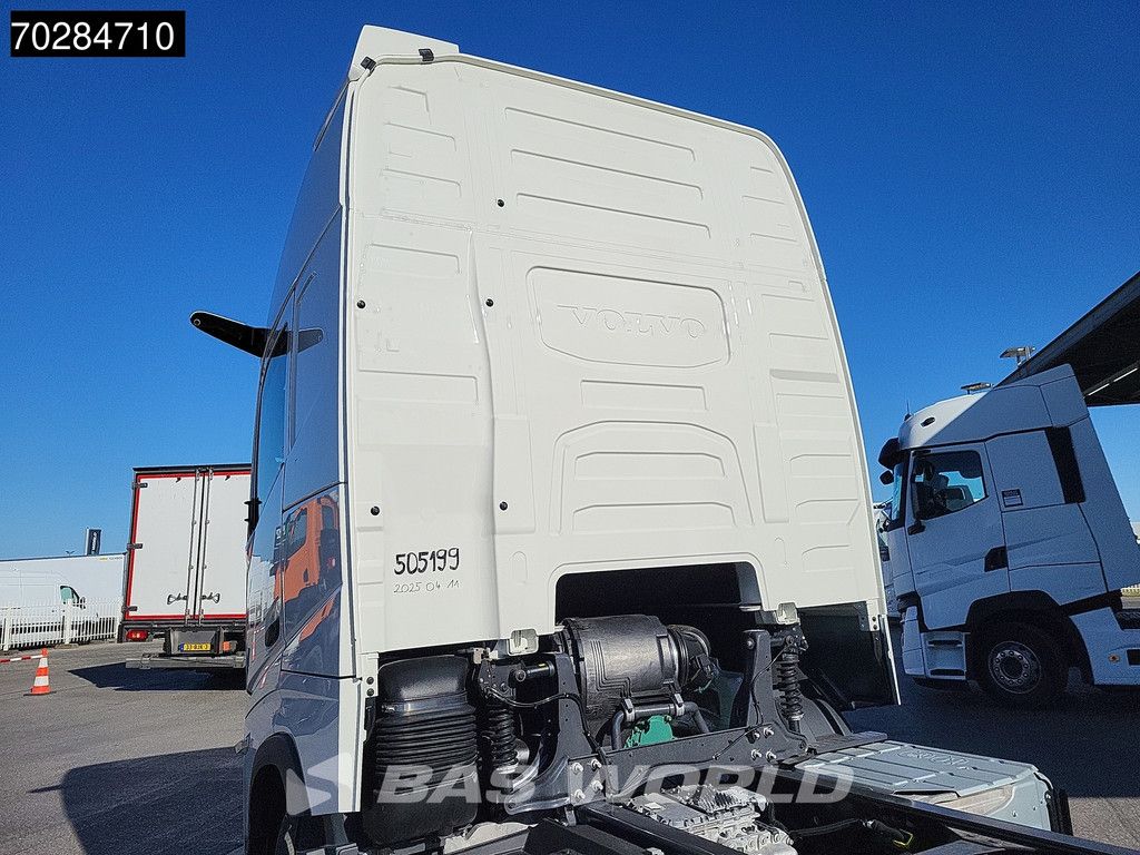 Volvo FH 62 R AERO 6X2 NEW Horsetruck chassis Lift+Lenkachse Dynamic Steering Mirror cam Euro 6