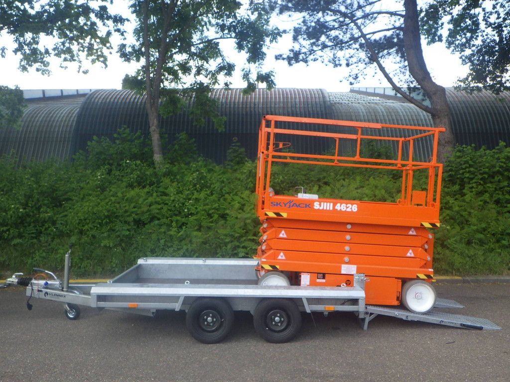 Schaarhoogwerker Skyjack SJ4626 Elektrisch 9.92m 2011 met Transportaanhanger Vlemmix Nieuw