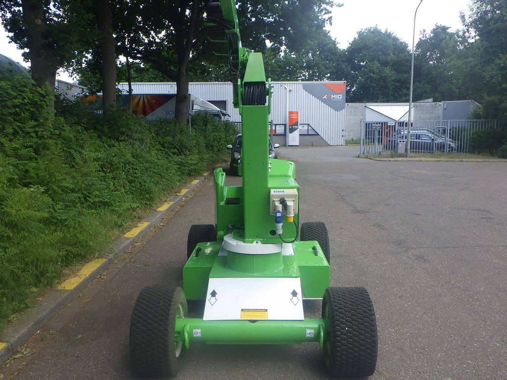 Nifty HR12NDE Bi-Energy 12.20m articulated boom lift 2012