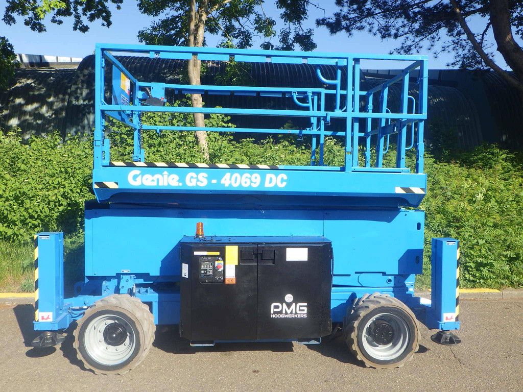 Schaarhoogwerker Genie GS-4069DC Elektrisch 14.12m 2013