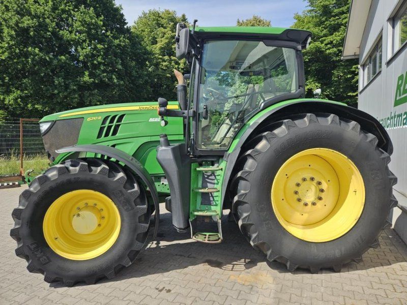 John Deere 6210R
