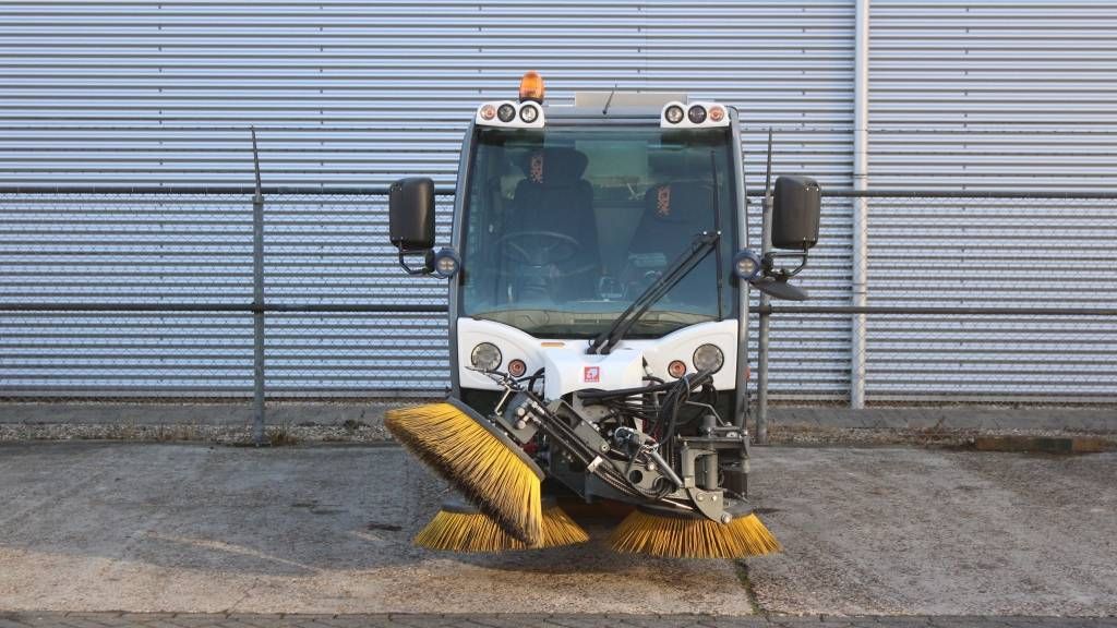 Ausa B200H Veegmachine