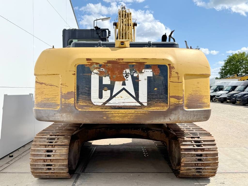 CAT 323DL - German Machine / Quick Coupler