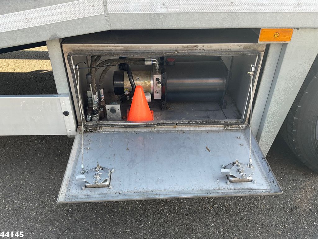 Mercedes-Benz Antos 2124 Hydraulische oprijramp Just 31.346 km!