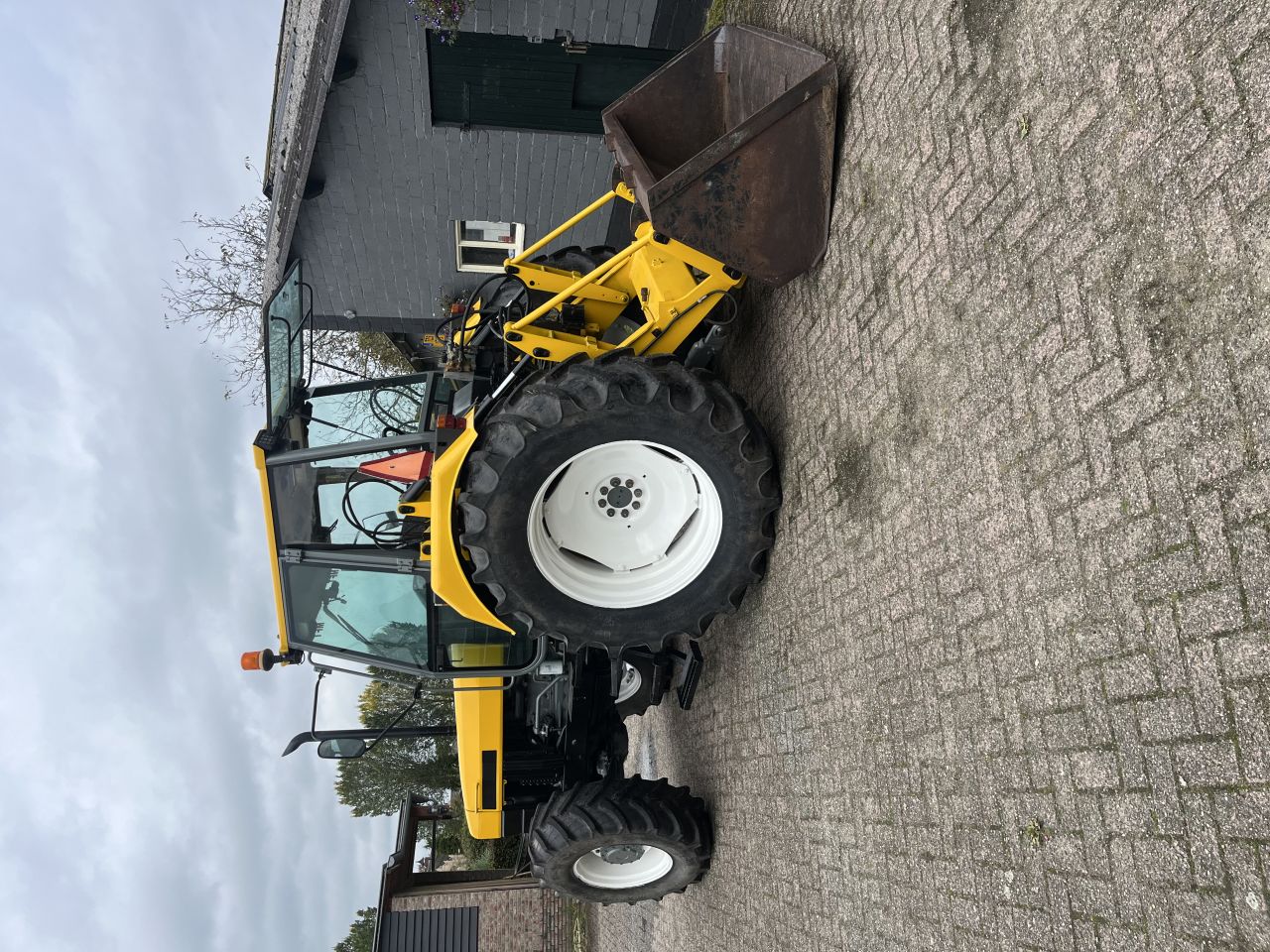 Newholland moffet 7840
