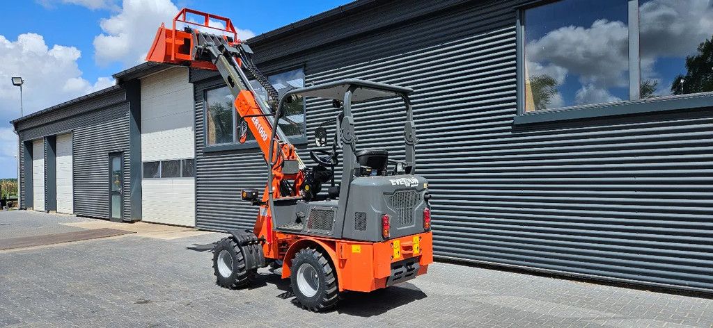 EVERUN ER1000 kubota telescopic loader.