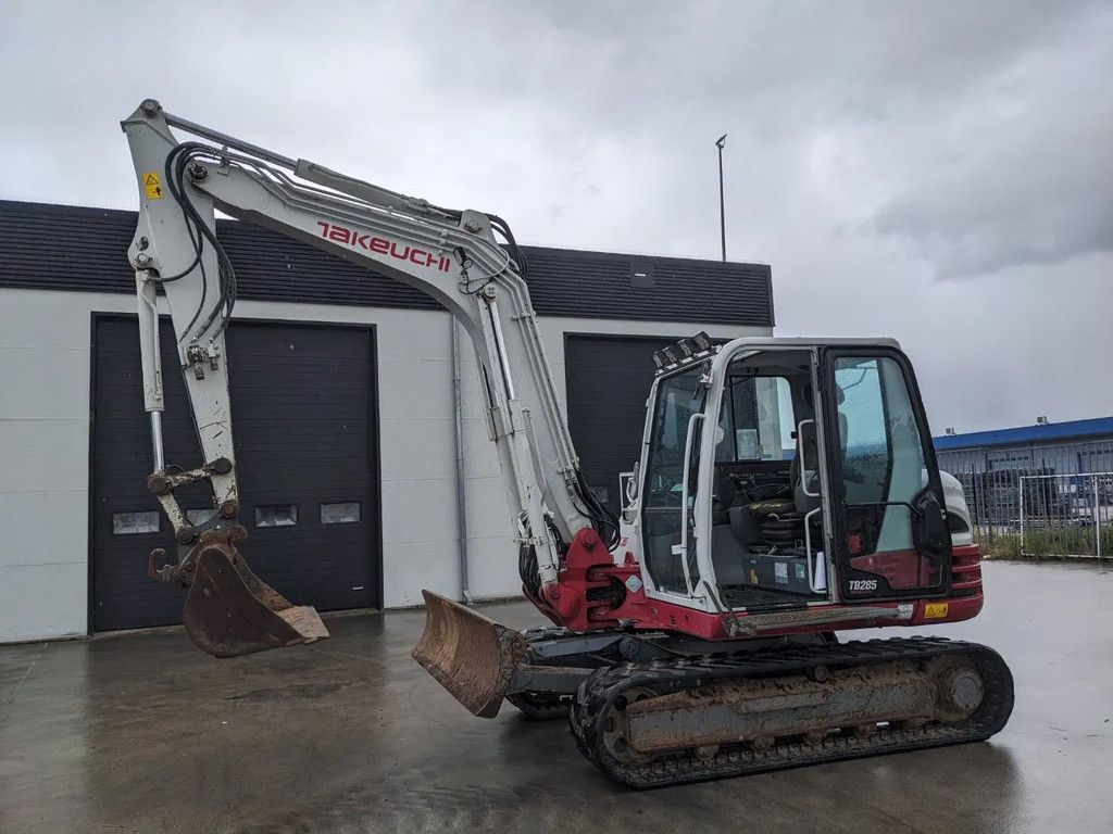 Takeuchi TB285