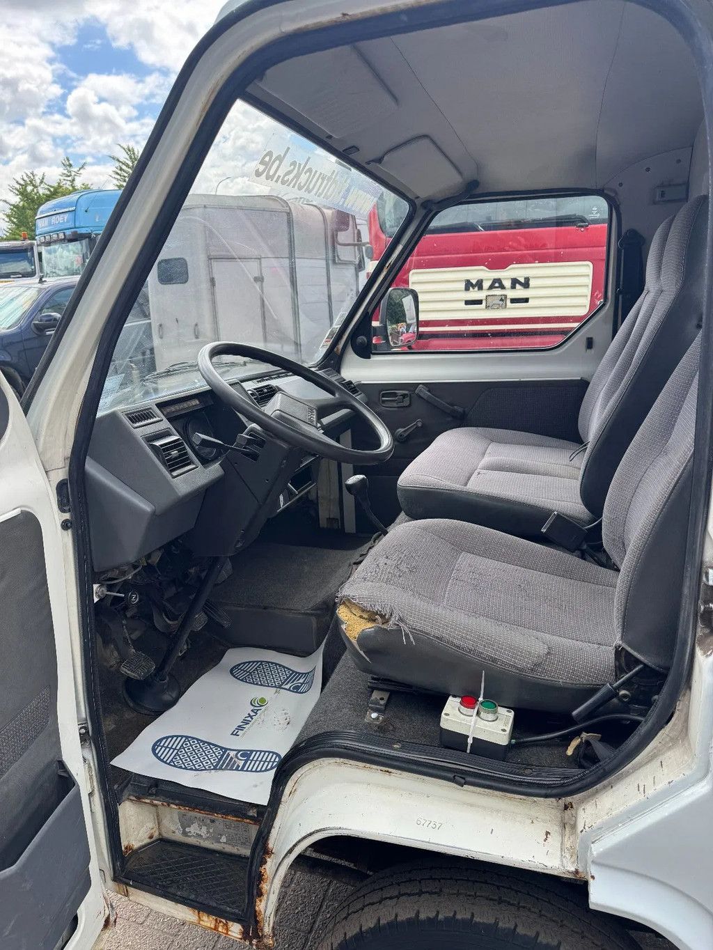 Nissan Trade **TIPPER/BENNE**