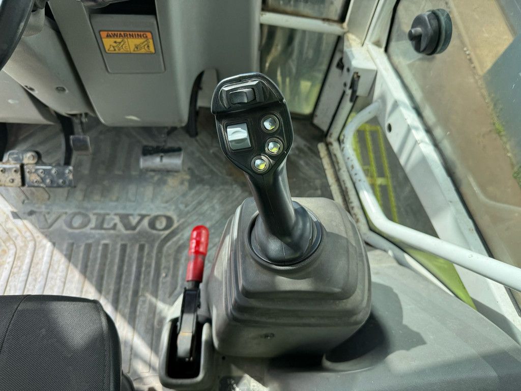 Volvo BL71 backhoe loader