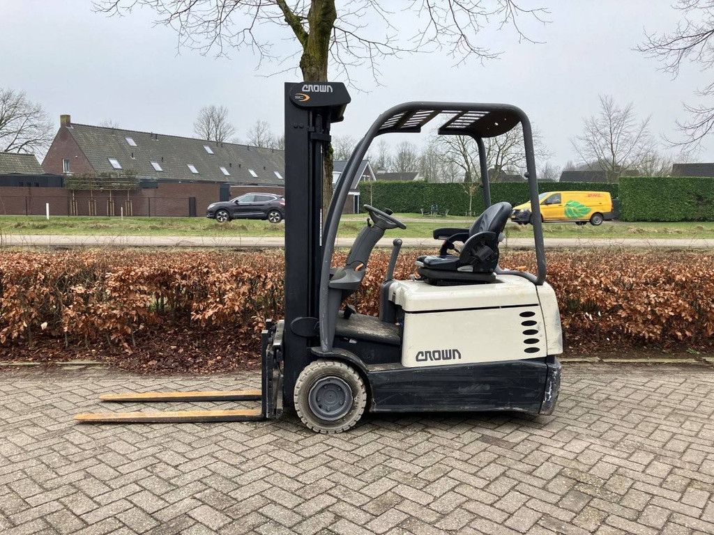Heftruck Crown SC4220 Elektrisch 4m 2011