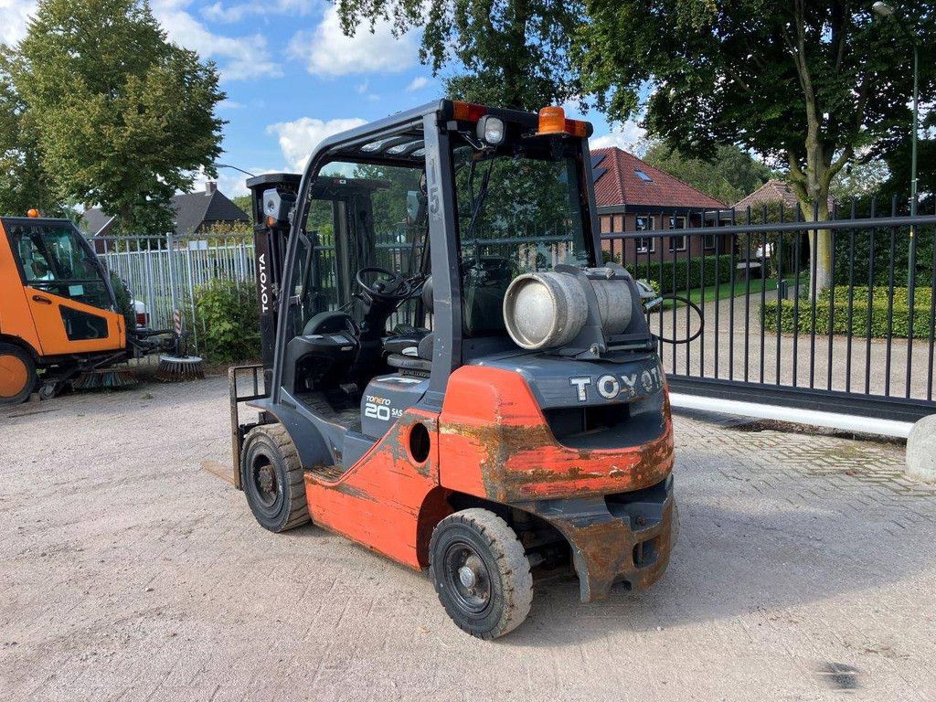 Forklift Toyota 02-8FGF20 LPG 2000kg 4.3m 2013