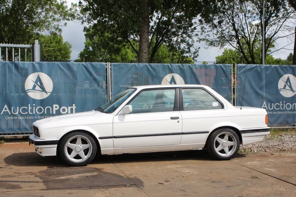 BMW 320i Petrol