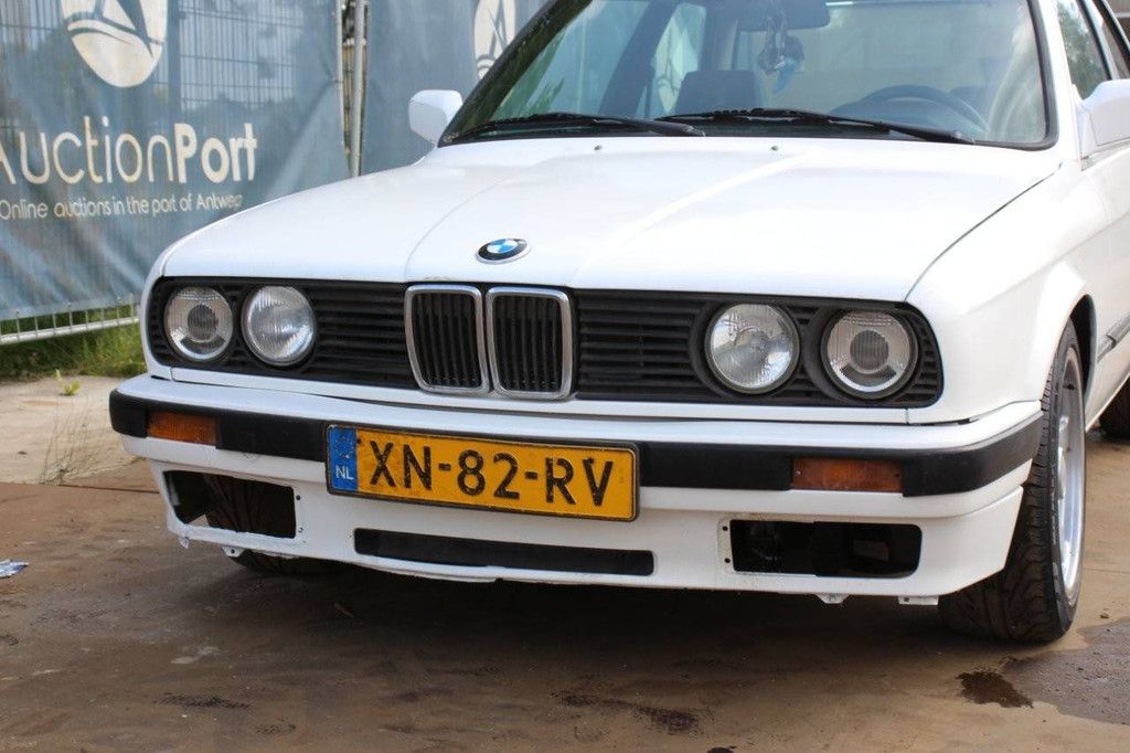 BMW 320i Petrol