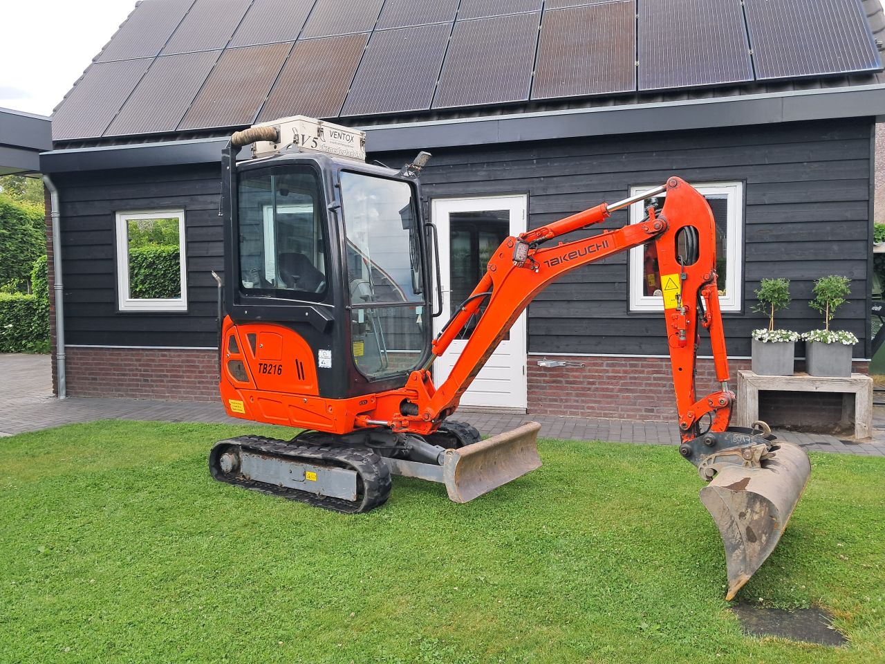 Minigraver Takeuchi TB 216 ( Bj 2015 ) Graafmachine / Minikraan
